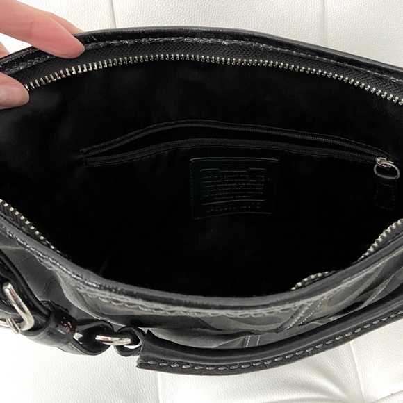 AUTHENTIC COACH SHOULDER PURSE - Picture 2 of 2